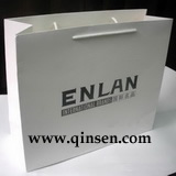 Shopping Bag PAX00001<br>Item:<strong>White Shopping Bag with Black Logo</strong><br>
<br>
This is normal Shopping bag for your reference.<br>
<br>
1 Materials: 210gsm White paper card<br>
2 Color: Black <br>
3 Printing: Offset printing<br>
4 matte lamination<br>
<br>
<small>Please note that thi... Shopping Bag PAX00001<br>Item:<strong>White Shopping Bag with Black Logo</strong><br>
<br>
This is normal Shopping bag for your reference.<br>
<br>
1 Materials: 210gsm White paper card<br>
2 Color: Black <br>
3 Printing: Offset printing<br>
4 matte lamination<br>
<br>
<small>Please note that thi...