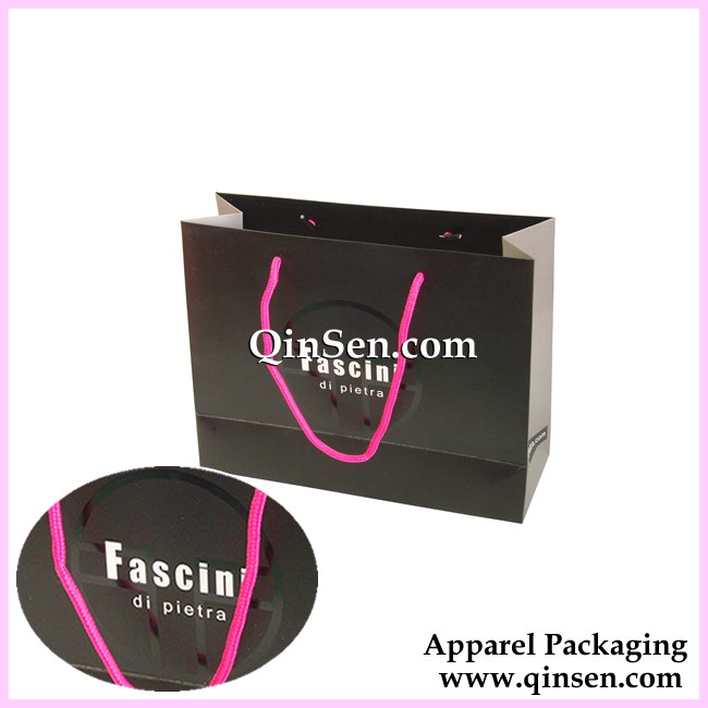 Customize Paper Branded Gift Bag with UV tech process arwork