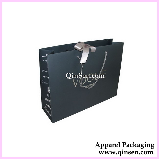 Luxury Paper Branded Gift Bag with Ribbon Handle /Silver Hot Stamped L
